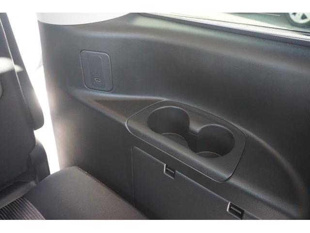 �R��ڃV�[�g�ɂ��[���̃h�����N�z���_�[�ł���