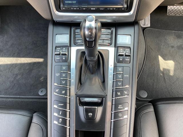 マカン マカン　ターボ　ＰＤＫ　４ＷＤ　２１インチ　ナビ　ＥＴＣ　レーダー探知機（13枚目）