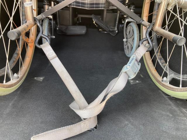 フリード+ G スローパー 両側パワースライド 9インチナビ 電動ウィンチ リモコン付き(32枚目)