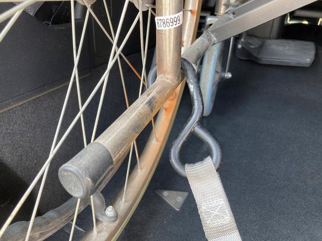 フリード+ G スローパー 両側パワースライド 9インチナビ 電動ウィンチ リモコン付き(33枚目)