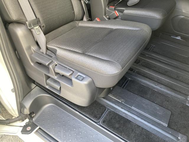 セレナ ハイウェイスターV ナビ,ETC,アラウンドビューモニター,ニッサンコネクトナビ,ハンズフリーオートスライドドア,両側パワースライド,プロパイロット,衝突被害軽減ブレーキ,16インチ純正アルミ,シートヒーター(27枚目)