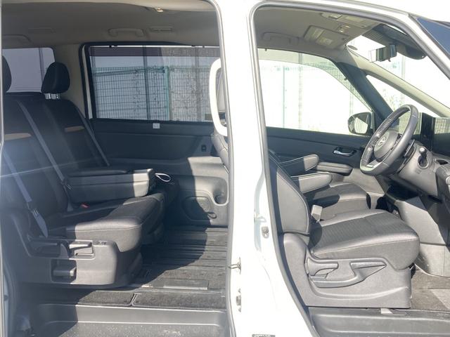 セレナ ハイウェイスターV ナビ,ETC,アラウンドビューモニター,ニッサンコネクトナビ,ハンズフリーオートスライドドア,両側パワースライド,プロパイロット,衝突被害軽減ブレーキ,16インチ純正アルミ,シートヒーター(32枚目)