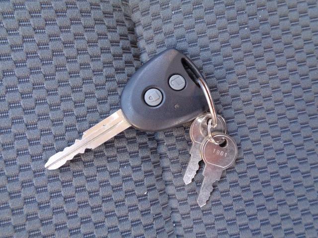 ハイゼットトラック ジャンボ　４ＷＤ　オートマ　キーレス　エアコン　パワステ　パワーウインド　ＣＤデッキ　作業灯　フロントスポイラー　全国対応故障保証付１年間・走行距離無制限（27枚目）