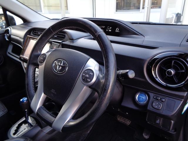 アクア Ｘ－アーバン　スマートキー２個　プッシュスタート　純正９インチナビ　フルセグＴＶ　Ｂｌｕｅｔｏｏｔｈ　ＣＤ　ＤＶＤ　バックカメラ　ビルトインＥＴＣ　ハーフレザーシート　全国対応故障保証付１年間・走行距離無制限（9枚目）