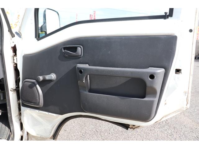 サンバートラック 赤帽 赤帽 スーパーチャージャー MT5 ハイルーフ YOKOHAMA GEOLANDAR KT ナビ キーレス ETC 作業灯 オーバーヘッドシェルフ エアコン ドアバイザー 三方開(6枚目)