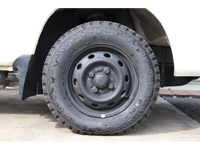 サンバートラック 赤帽 赤帽 スーパーチャージャー MT5 ハイルーフ YOKOHAMA GEOLANDAR KT ナビ キーレス ETC 作業灯 オーバーヘッドシェルフ エアコン ドアバイザー 三方開(13枚目)