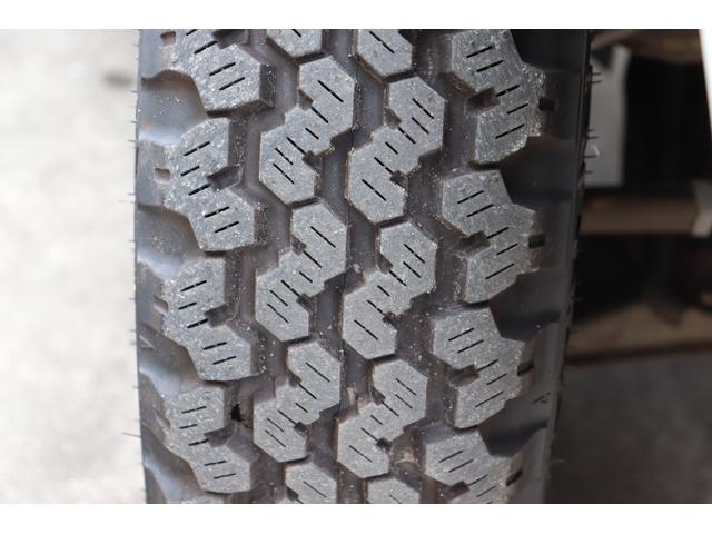 サンバートラック 赤帽 赤帽 スーパーチャージャー MT5 ハイルーフ YOKOHAMA GEOLANDAR KT ナビ キーレス ETC 作業灯 オーバーヘッドシェルフ エアコン ドアバイザー 三方開(14枚目)