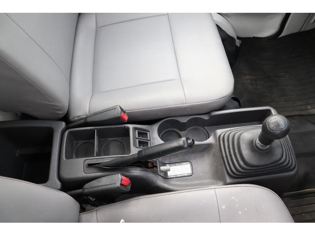 サンバートラック 赤帽 赤帽 スーパーチャージャー MT5 ハイルーフ YOKOHAMA GEOLANDAR KT ナビ キーレス ETC 作業灯 オーバーヘッドシェルフ エアコン ドアバイザー 三方開(27枚目)