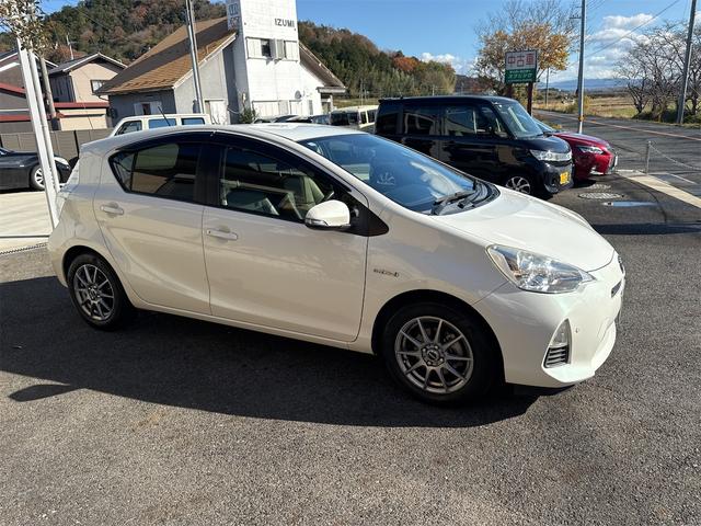 アクア Gブラックソフトレザーセレクション 純正SDナビ バックカメラ Bluetooth接続 フルセグTV CDDVD再生 ETC オートライト オートエアコン PW スマートキー 社外ドラレコ ハイブリッドバッテリー交換 補器バッテリー交換(4枚目)