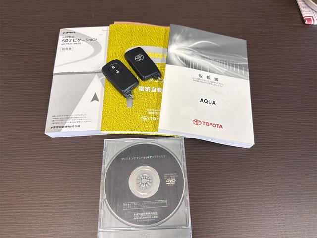 アクア Gブラックソフトレザーセレクション 純正SDナビ バックカメラ Bluetooth接続 フルセグTV CDDVD再生 ETC オートライト オートエアコン PW スマートキー 社外ドラレコ ハイブリッドバッテリー交換 補器バッテリー交換(44枚目)