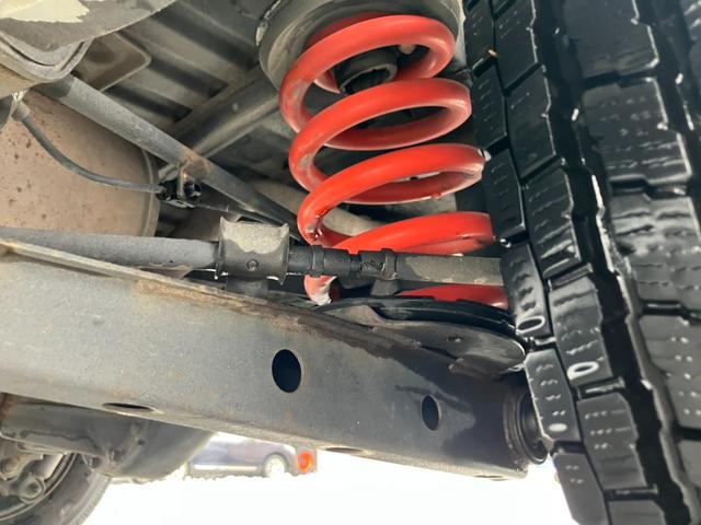 ライトエースバン ＧＬ　４ＷＤ　寒冷地仕様　リフトアップ　ワンオフルーフキャリア　リアラダー　前後バンパーエンブレム自社チッピング塗装　社外ワンセグナビ　バックカメラ　リアヒーター　リアフォグ　両側スライドドア　フルフラット（19枚目）