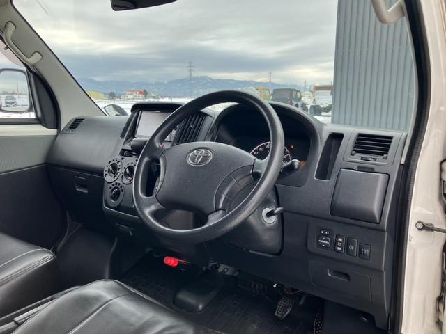 ライトエースバン ＧＬ　４ＷＤ　寒冷地仕様　リフトアップ　ワンオフルーフキャリア　リアラダー　前後バンパーエンブレム自社チッピング塗装　社外ワンセグナビ　バックカメラ　リアヒーター　リアフォグ　両側スライドドア　フルフラット（49枚目）