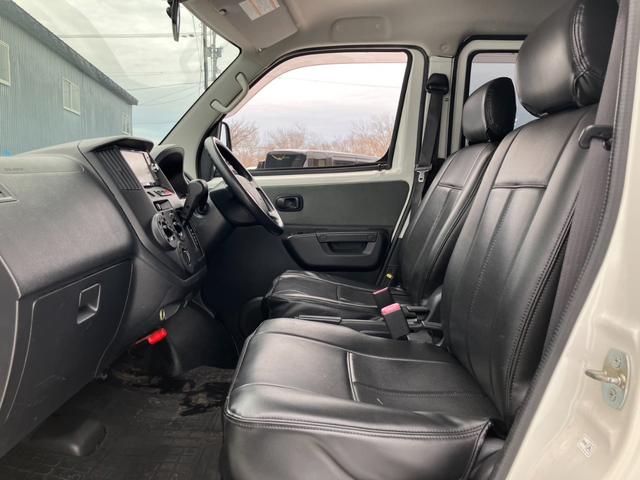 ライトエースバン ＧＬ　４ＷＤ　寒冷地仕様　リフトアップ　ワンオフルーフキャリア　リアラダー　前後バンパーエンブレム自社チッピング塗装　社外ワンセグナビ　バックカメラ　リアヒーター　リアフォグ　両側スライドドア　フルフラット（52枚目）