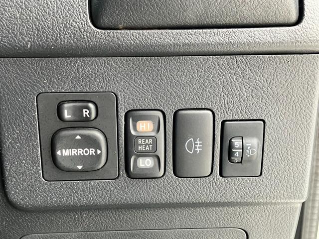 ライトエースバン ＧＬ　４ＷＤ　寒冷地仕様　リフトアップ　ワンオフルーフキャリア　リアラダー　前後バンパーエンブレム自社チッピング塗装　社外ワンセグナビ　バックカメラ　リアヒーター　リアフォグ　両側スライドドア　フルフラット（65枚目）