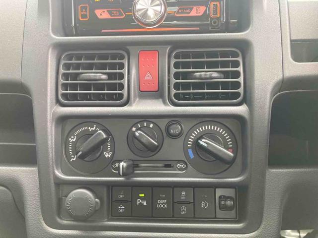スーパーキャリイ X MT 衝突被害軽減システム クリアランスソナー レーンアシスト アイドリングストップ 電動格納ミラー ESC エアコン 運転席エアバッグ 助手席エアバッグ CD USB(4枚目)