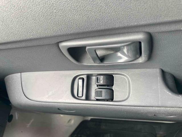 ハイゼットカーゴ 　ＭＴ　両側スライドドア　キーレスエントリー　エアコン　パワーウィンドウ　運転席エアバッグ　助手席エアバッグ（5枚目）