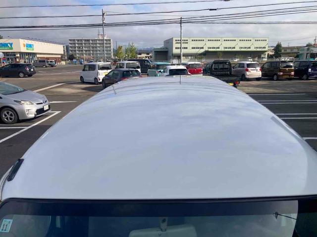 ハイゼットカーゴ 　ＭＴ　両側スライドドア　キーレスエントリー　エアコン　パワーウィンドウ　運転席エアバッグ　助手席エアバッグ（15枚目）