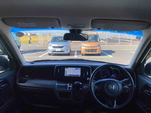 Ｎ－ＯＮＥ プレミアム　ＳＳパッケージ　ＥＴＣ　バックカメラ　ナビ　ＴＶ　衝突被害軽減システム　ＨＩＤ　スマートキー　アイドリングストップ　電動格納ミラー　シートヒーター　ベンチシート　ＣＶＴ　盗難防止システム　ＡＢＳ　ＥＳＣ　ＣＤ（2枚目）