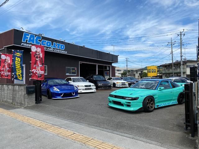 フェアレディＺ バージョンＳ　ワンオーナー車　バージョンニスモフロントバンパー　エンケイ１９インチＡＷ　カロッツェリアサイバーナビ　地デジＴＶ　Ｄ席レカロセミバケ　ブレンボキャリパー　リヤスポイラー（5枚目）