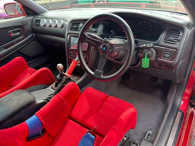 マークII ツアラーＶ　５速ＭＴ載せ替え公認済み　トラストＴ６７ー２５Ｇタービン　ＨＫＳ金Ｖプロ　ミニッツエキマニ　ワンダーフルエアロ　機械式ＬＳＤ　フルタップ車高調　伊藤オートＶ１ナックル　ＢＮスポーツボンネット（4枚目）