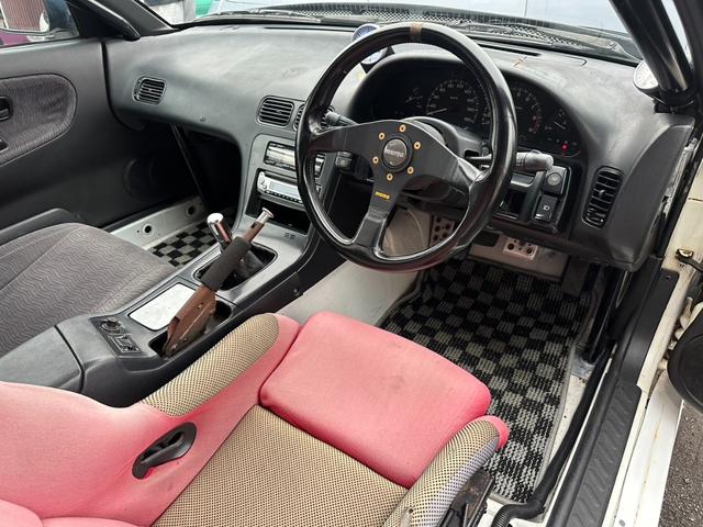 １８０ＳＸ タイプＲ　機械式ＬＳＤ　サンルーフ　フルエアロ　ＣＳＴ１８インチＡＷ　車高調　Ｓ１５メンバー　社外アーム　５穴化済み　ダッシュ貫通ロールバー　フルバケ（4枚目）
