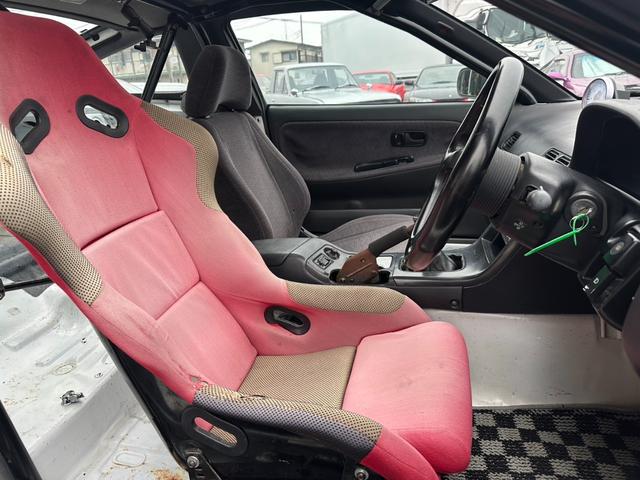 １８０ＳＸ タイプＲ　機械式ＬＳＤ　サンルーフ　フルエアロ　ＣＳＴ１８インチＡＷ　車高調　Ｓ１５メンバー　社外アーム　５穴化済み　ダッシュ貫通ロールバー　フルバケ（23枚目）