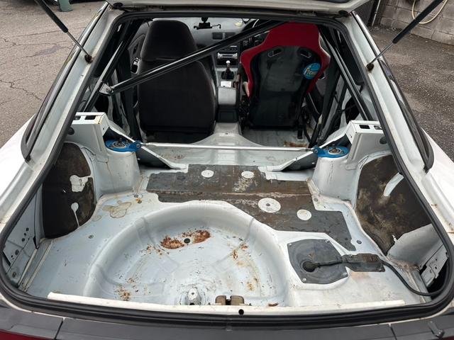 １８０ＳＸ タイプＲ　機械式ＬＳＤ　サンルーフ　フルエアロ　ＣＳＴ１８インチＡＷ　車高調　Ｓ１５メンバー　社外アーム　５穴化済み　ダッシュ貫通ロールバー　フルバケ（30枚目）
