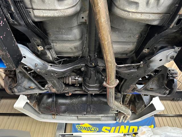 １８０ＳＸ タイプＲ　機械式ＬＳＤ　サンルーフ　フルエアロ　ＣＳＴ１８インチＡＷ　車高調　Ｓ１５メンバー　社外アーム　５穴化済み　ダッシュ貫通ロールバー　フルバケ（36枚目）