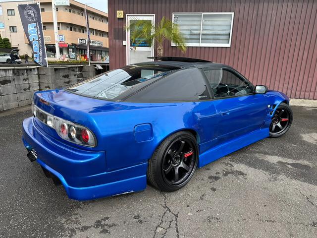 １８０ＳＸ タイプＩＩＩ　スーパーハイキャスパッケージ　サンルーフ　Ｒ０６ＭＩＤ１８インチＡＷ　機械式ＬＳＤ　フルエアロ　フルタップ車高調　前後ワイドフェンダー　ＢＬＩＴＺ前置きインタークーラー　フルバケ　社外マフラー　渚オートガッチリサポート（9枚目）