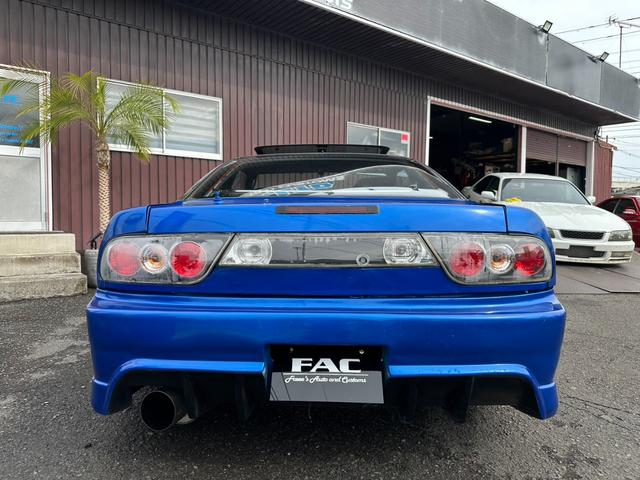 １８０ＳＸ タイプＩＩＩ　スーパーハイキャスパッケージ　サンルーフ　Ｒ０６ＭＩＤ１８インチＡＷ　機械式ＬＳＤ　フルエアロ　フルタップ車高調　前後ワイドフェンダー　ＢＬＩＴＺ前置きインタークーラー　フルバケ　社外マフラー　渚オートガッチリサポート（10枚目）