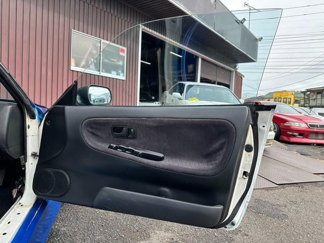 １８０ＳＸ タイプＩＩＩ　スーパーハイキャスパッケージ　サンルーフ　Ｒ０６ＭＩＤ１８インチＡＷ　機械式ＬＳＤ　フルエアロ　フルタップ車高調　前後ワイドフェンダー　ＢＬＩＴＺ前置きインタークーラー　フルバケ　社外マフラー　渚オートガッチリサポート（22枚目）