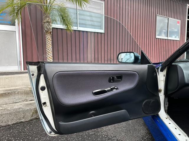 １８０ＳＸ タイプＩＩＩ　スーパーハイキャスパッケージ　サンルーフ　Ｒ０６ＭＩＤ１８インチＡＷ　機械式ＬＳＤ　フルエアロ　フルタップ車高調　前後ワイドフェンダー　ＢＬＩＴＺ前置きインタークーラー　フルバケ　社外マフラー　渚オートガッチリサポート（26枚目）