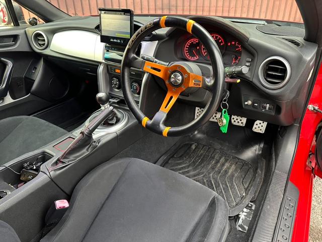 ８６ Ｇ　ロケットバニー前後ワイドフェンダー公認済み　ロケットバニーダックテール　ＷＯＲＫエモーション１８インチＡＷ　Ｓｔａｇｅ２１フロントリップ　ＴＲＤリヤハーフスポイラー　３２６車高調　風間オートロアアーム（4枚目）