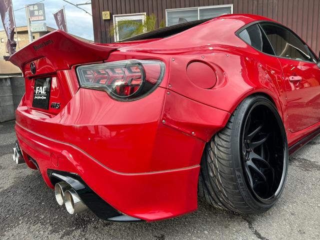 ８６ Ｇ　ロケットバニー前後ワイドフェンダー公認済み　ロケットバニーダックテール　ＷＯＲＫエモーション１８インチＡＷ　Ｓｔａｇｅ２１フロントリップ　ＴＲＤリヤハーフスポイラー　３２６車高調　風間オートロアアーム（17枚目）