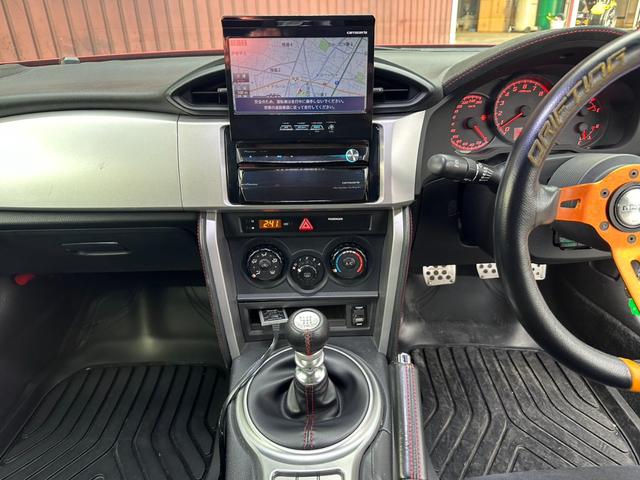 ８６ Ｇ　ロケットバニー前後ワイドフェンダー公認済み　ロケットバニーダックテール　ＷＯＲＫエモーション１８インチＡＷ　Ｓｔａｇｅ２１フロントリップ　ＴＲＤリヤハーフスポイラー　３２６車高調　風間オートロアアーム（23枚目）