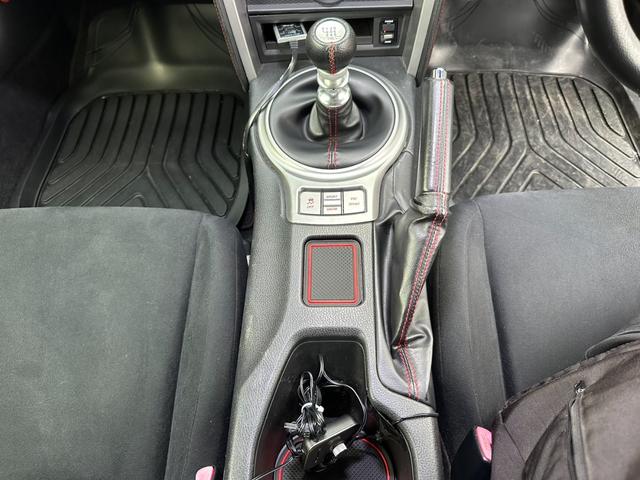 ８６ Ｇ　ロケットバニー前後ワイドフェンダー公認済み　ロケットバニーダックテール　ＷＯＲＫエモーション１８インチＡＷ　Ｓｔａｇｅ２１フロントリップ　ＴＲＤリヤハーフスポイラー　３２６車高調　風間オートロアアーム（24枚目）