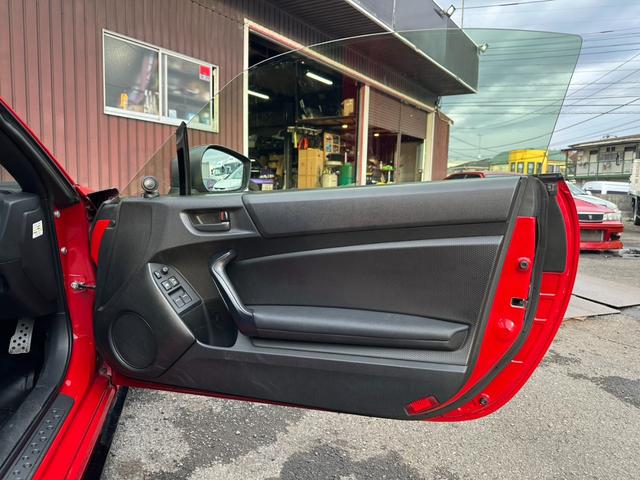 ８６ Ｇ　ロケットバニー前後ワイドフェンダー公認済み　ロケットバニーダックテール　ＷＯＲＫエモーション１８インチＡＷ　Ｓｔａｇｅ２１フロントリップ　ＴＲＤリヤハーフスポイラー　３２６車高調　風間オートロアアーム（26枚目）