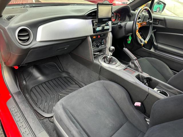 ８６ Ｇ　ロケットバニー前後ワイドフェンダー公認済み　ロケットバニーダックテール　ＷＯＲＫエモーション１８インチＡＷ　Ｓｔａｇｅ２１フロントリップ　ＴＲＤリヤハーフスポイラー　３２６車高調　風間オートロアアーム（28枚目）