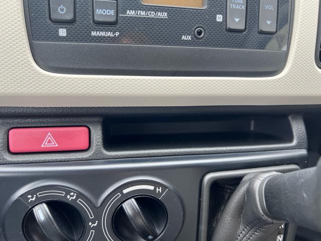 アルト Ｆ　純正オーディオ／キーレス／衝突安全ボディ／ＦＭ／ＡＭ／ＣＤ／ＡＵＸ／前席エアバック／ＵＶカットガラス　ハロゲンヘッドライト／ヘッドライトレベライザー／マニュアルエアコン／修復歴無し／保証付き／（17枚目）