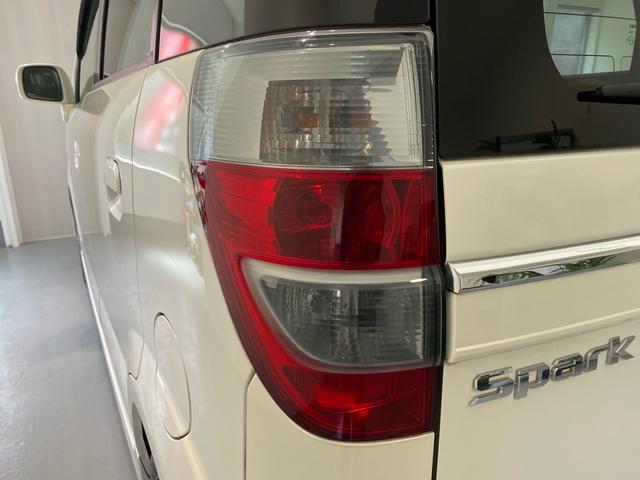 ゼストスパーク ダイナミック　スペシャル　禁煙車　新品タイヤ４本　ナビ　バックカメラ　ＴＶ　Ｂｌｕｅｔｏｏｔｈ接続　ＥＴＣ　盗難防止システム　スマートキー　純正アルミホイール（66枚目）