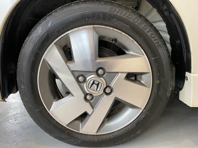 ゼストスパーク ダイナミック　スペシャル　禁煙車　新品タイヤ４本　ナビ　バックカメラ　ＴＶ　Ｂｌｕｅｔｏｏｔｈ接続　ＥＴＣ　盗難防止システム　スマートキー　純正アルミホイール（70枚目）