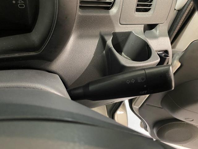ハイゼットカーゴ ＤＸ　ワンオーナー車！　ナビ　ＴＶ　Ｂｌｕｅｔｏｏｔｈ接続　オートマ　キーレス　ラジオ　パワーウインドウ　集中ロック　運転席エアバッグ　助手席エアバッグ　パワーステアリング　社外アルミホイール　ドアバイザー（14枚目）