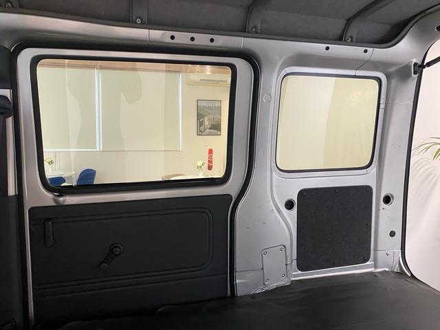 ハイゼットカーゴ ＤＸ　ワンオーナー車！　ナビ　ＴＶ　Ｂｌｕｅｔｏｏｔｈ接続　オートマ　キーレス　ラジオ　パワーウインドウ　集中ロック　運転席エアバッグ　助手席エアバッグ　パワーステアリング　社外アルミホイール　ドアバイザー（27枚目）