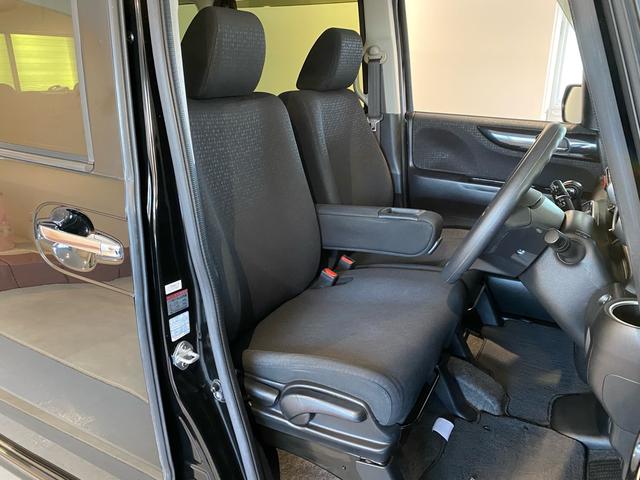 Ｎ－ＢＯＸカスタム Ｇ　ＳＳブラックスタイルパッケージ　禁煙車　新品タイヤ　全国対応１年保証付き　衝突被害軽減システム　両側電動スライドドア　ナビ　ＴＶ　Ｂｌｕｅｔｏｏｔｈオーディオ　アイドリングストップ　盗難防止システム　スマートキー　オート格納ミラー（6枚目）