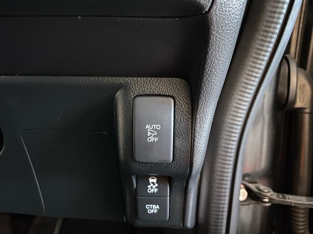 Ｎ－ＢＯＸカスタム Ｇ　ＳＳブラックスタイルパッケージ　禁煙車　新品タイヤ　全国対応１年保証付き　衝突被害軽減システム　両側電動スライドドア　ナビ　ＴＶ　Ｂｌｕｅｔｏｏｔｈオーディオ　アイドリングストップ　盗難防止システム　スマートキー　オート格納ミラー（16枚目）