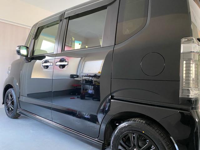 Ｎ－ＢＯＸカスタム Ｇ　ＳＳブラックスタイルパッケージ　禁煙車　新品タイヤ　全国対応１年保証付き　衝突被害軽減システム　両側電動スライドドア　ナビ　ＴＶ　Ｂｌｕｅｔｏｏｔｈオーディオ　アイドリングストップ　盗難防止システム　スマートキー　オート格納ミラー（51枚目）