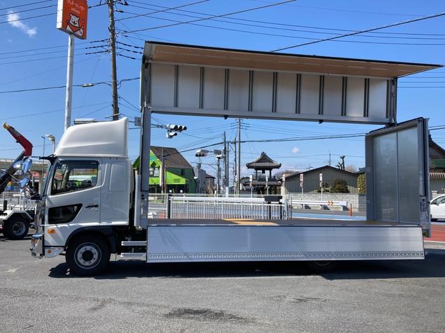 日野　増トンアルミウイング　最大積載量７２００ｋｇ　トランテックス製アルミウイング　Ｒ５年６月製　ハイルーフ　リアエアサス　ラッシングレール２段　セイコーラック２個　引き出しフック１３個　ボディー未使用(5枚目)