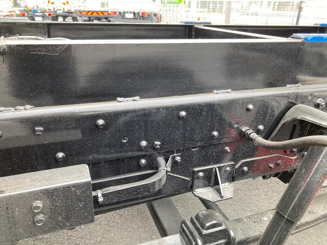 スーパーグレート 三菱ふそう　大型セーフティー　最大積載量１１８００ｋｇ　フジタ製セーフティーローダー　Ｒ４年１２月製　ウインチ　自動アオリ　スタンション穴４個　引き出しフック１６個　１１８００ｋｇ積　ボディー未使用（49枚目）
