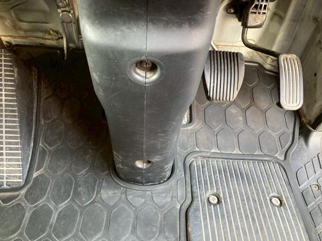 ヒノレンジャー 日野　中型冷蔵冷凍バン　ＡＴ車　最大積載量２７００ｋｇ　菱重製冷凍機－３０℃設定　Ｈ２９年製　極東製格納ＰＧ　Ｈ２９年１１月製　ラッシングレール２段　左スライド扉　リアエアサス　アルミホイール　ＡＴ車　最大積載量２７００ｋｇ（57枚目）