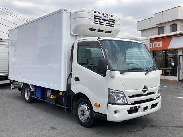 デュトロ 日野　小型　冷蔵冷凍バン　低温　最大積載量２０００ｋｇ　東プレ製冷凍機－３０℃設定　Ｒ４年２月製　新明和製格納ＰＧ　Ｒ４年２月製　ラジコン付　スタンバイ付　２エバ　アルミ縞板床　左スライド扉　最大積載量２０００ｋｇ（2枚目）